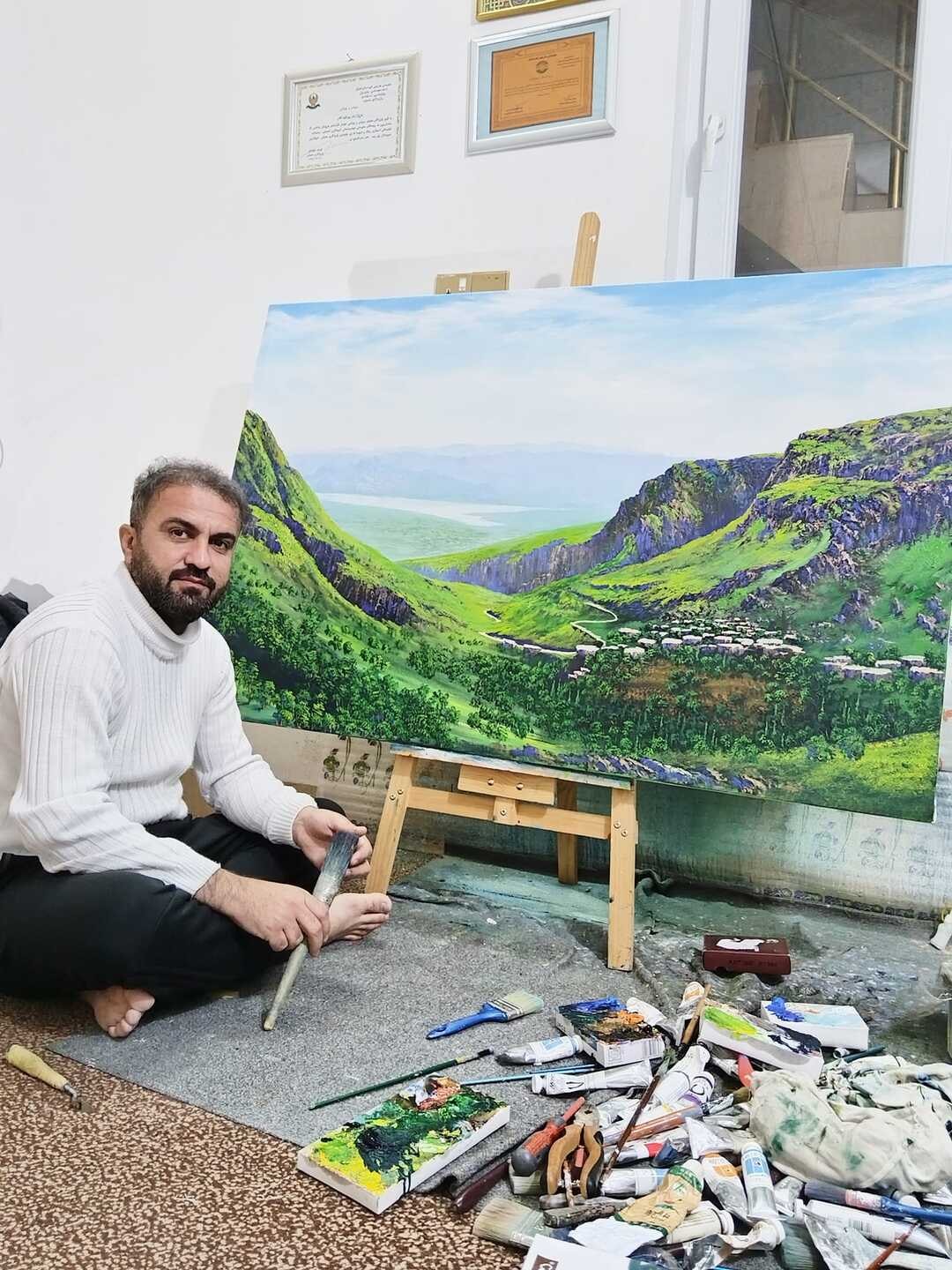 بنار پیرداود: سروشتی كوردستان زیاتر لە تابلۆكانم دا رەنگی داوەتەوە