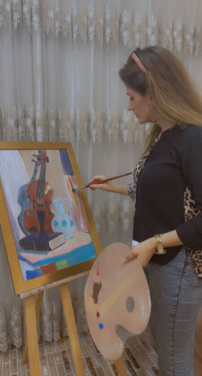 ئامینە عەبدوڵڵا: نابێ تابلۆ لە یەك ڕەنگدا خۆی بنوێنێ