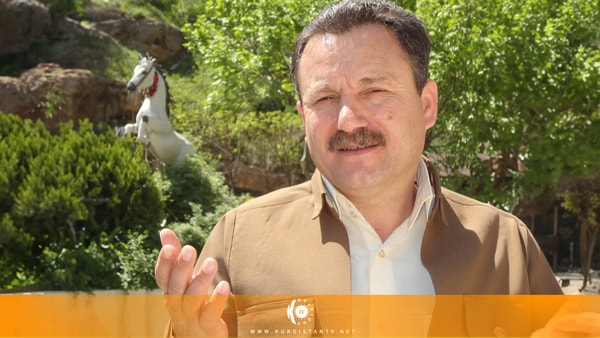 هونه‌رمه‌ند عزه‌دین شاهۆیی: زۆر گرنگه‌ گۆرانیبێژ ژه‌نیار بێت