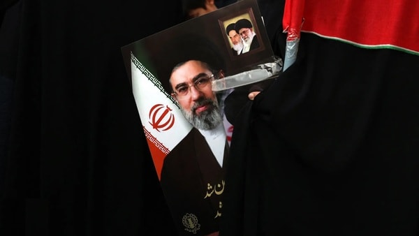 چوار مانگە چارەنووسی موجتەبا خامنەیی ناڕوونە