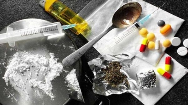 هەڵوەشاندنەوەی باندێکی مەترسیداری ماددە بێهۆشکەرەکان لە بەریتانیا و سزادانی ئەندامەکانی