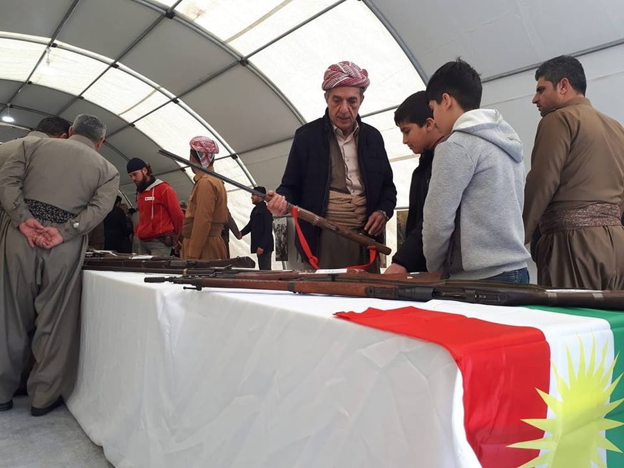 لە مەزاری نەمران چیم بینی !