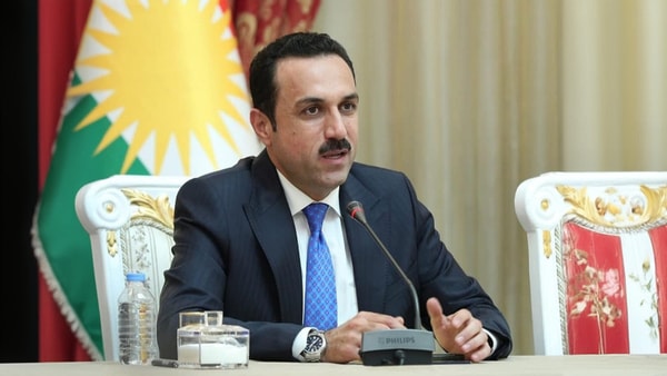 ئومێد خۆشناو پیرۆزبایی لە قوتابییە یەكەمەكانی هەولێر لە پۆلی 12ی ئامادەیی دەكات