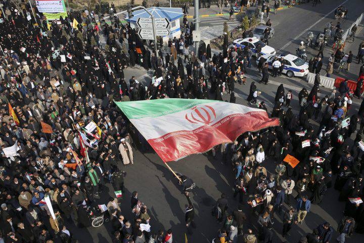خۆپیشاندانه‌کانی ئێران رژێمی شیعه‌ى عێراق ده‌له‌رزێنێت!