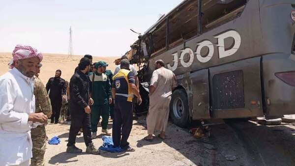 لە دێرەزور ڕووداوێکی هاتووچۆ ڕوویدا 35کەس گیانیان لە دەست دا
