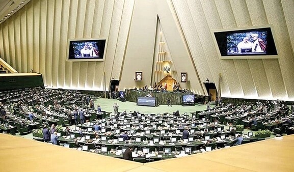 پهرلهمانی ئێران پرۆژه یاسایهك لهبارهی گهرووی هورمز ئاماده دهكات
