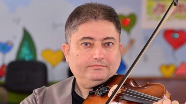 ئارام سەردار: كاتێ كەمانەكەم لە باوەش دەگرم بە خۆشەویستی دەیژنم