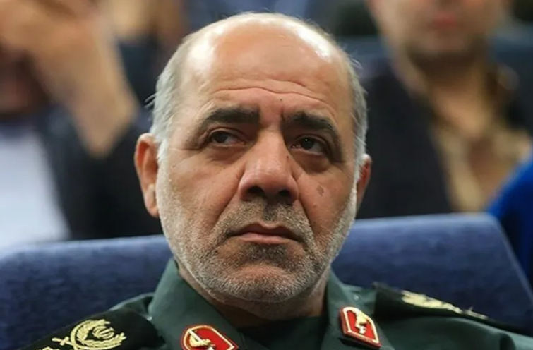 موجتەبا خامنەیی گۆڕانکاریی لە لوتکەی فەرماندەیی سوپای ئێراندا کرد