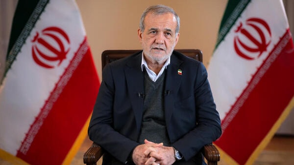 مهسعوود پزیكشیان له پۆستی سهرۆككۆمار بهردهوامه و بریارێكی دهركرد