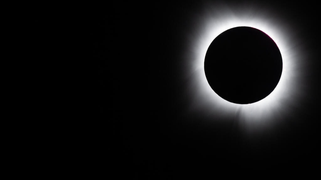 خۆرگیرانێکی دەگمەن ئاسمانی ئەوروپا دادەپۆشێت