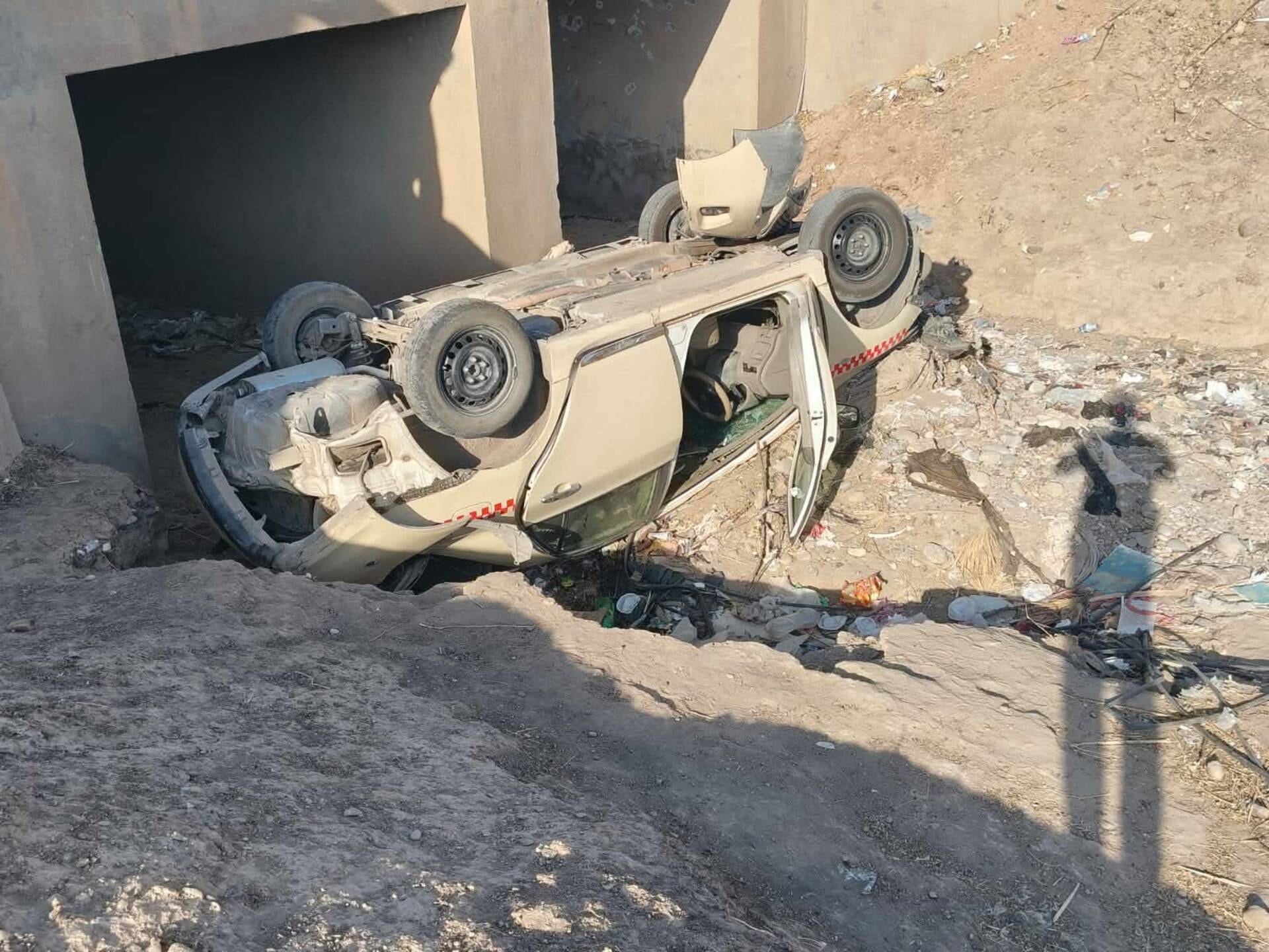 ئەم تەکسیە وەرگەڕا و حەوت ئەندامی یەک خێزان بریندار بوون