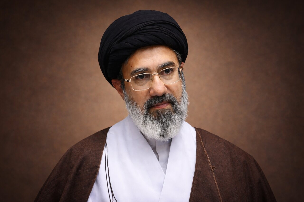 رهبر ایران با هیچ شخص و جریانی ارتباط برقرار نمیکند