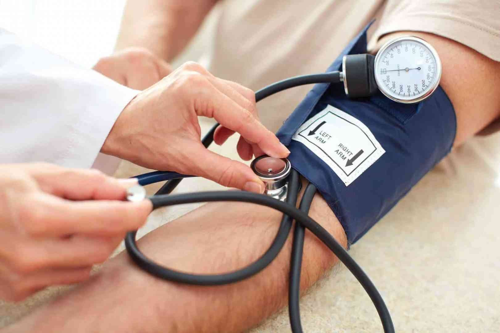 نیشانە مەترسیدارەکانی دابەزینی فشاری خوێن بناسە
