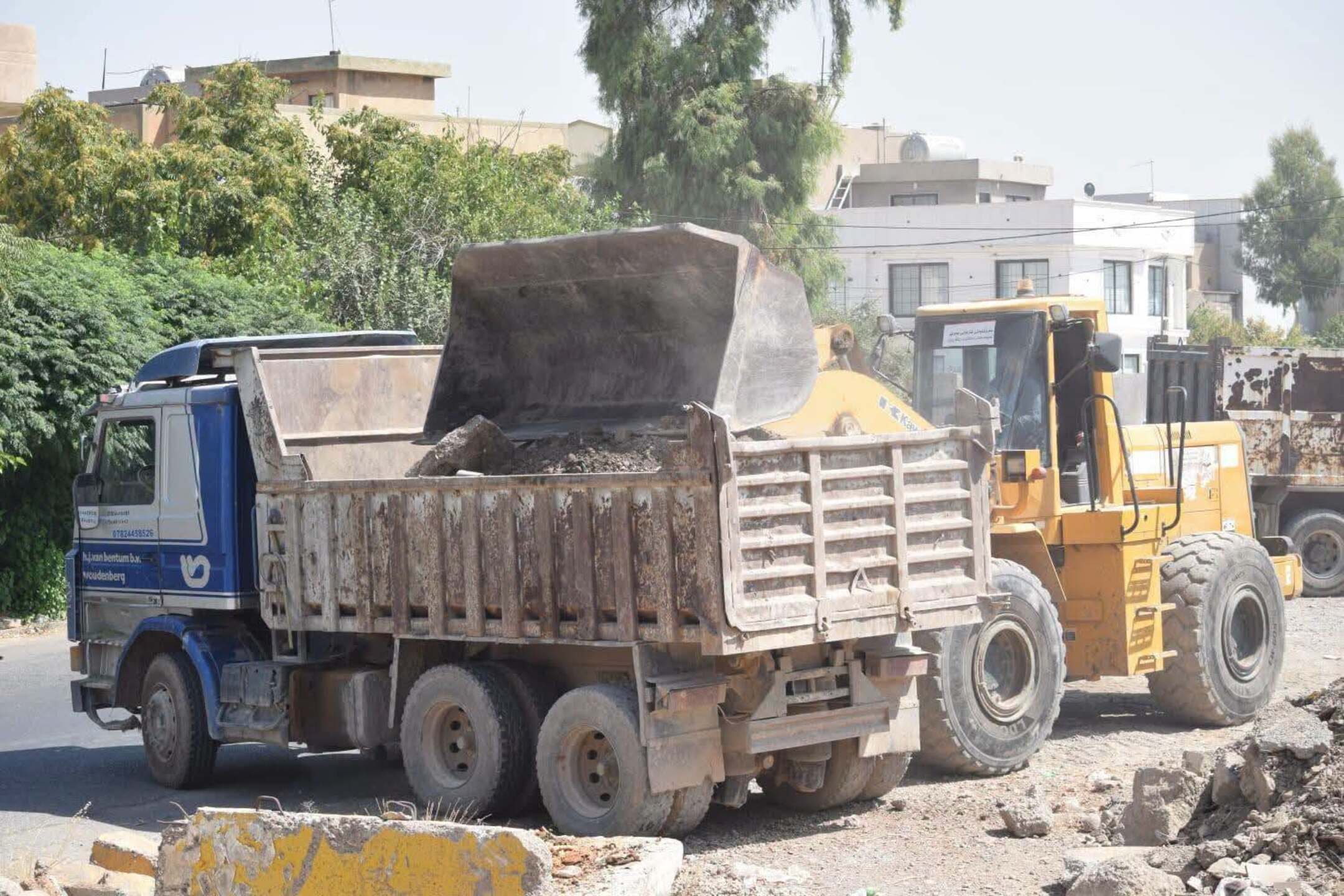 شارەوانیی هەولێر شۆفێری بارهەڵگرێکی سەرپێچیکاری بە گواستنەوەی 350 کاروان پاشماوە سزا دا