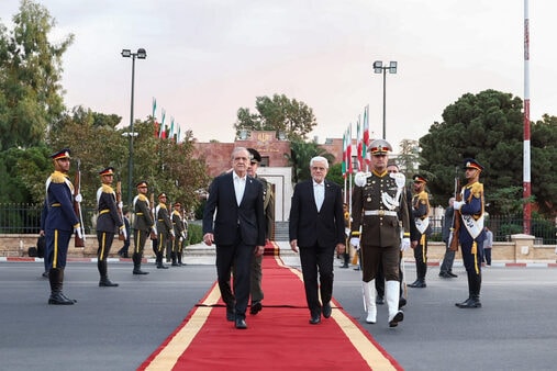 حملات از سر گرفته شد و پزشکیان ایران را ترک کرد