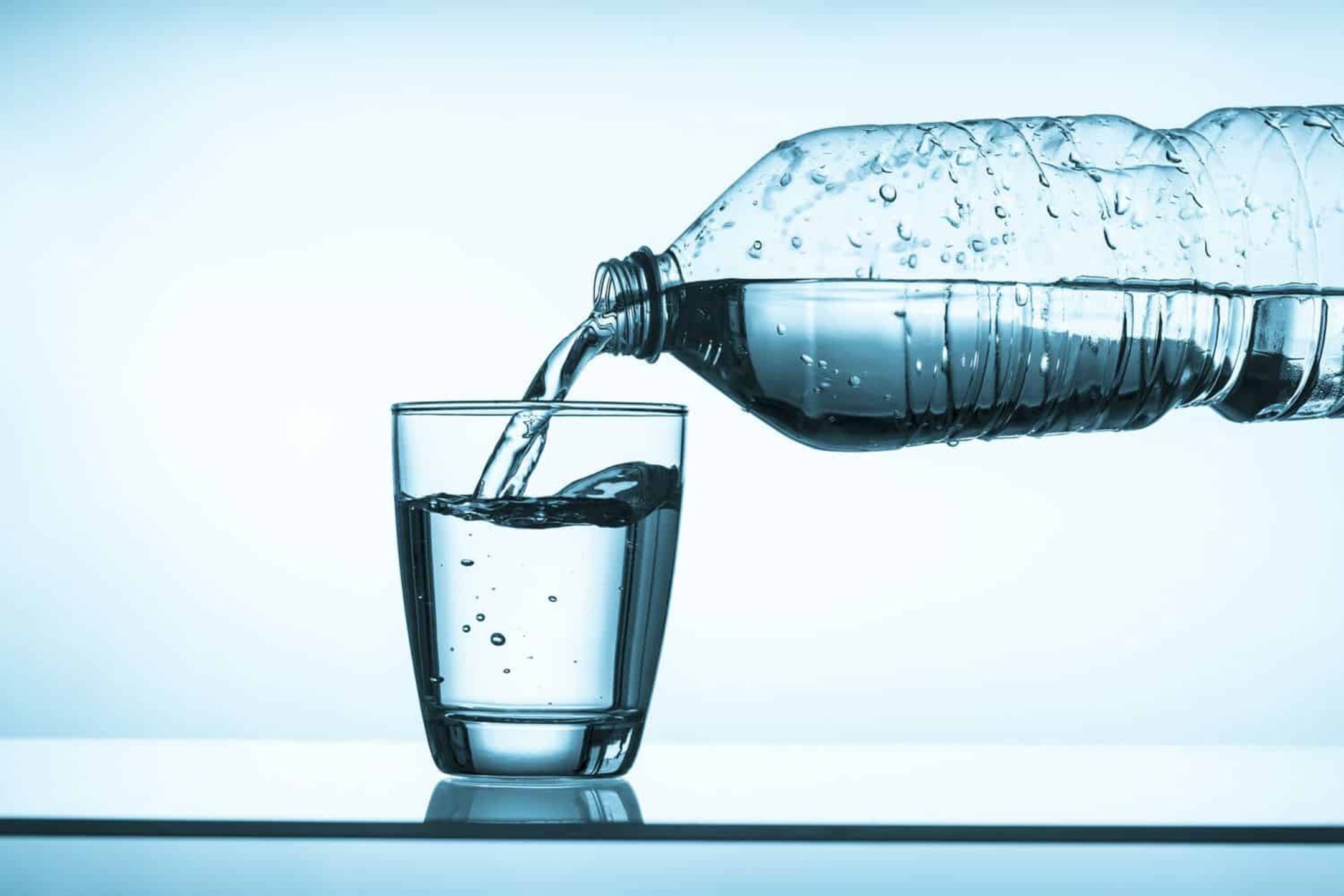 توێژینەوەیەک تێکڕای پێویستی خواردنەوەی ئاو لە ڕۆژێکدا بۆ پیاوان و ئافرەتان ئاشکرا دەکات