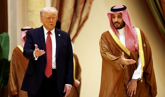 ترەمپ داوایەكی سعوودییەكان بۆ گورز وەشاندن لە حوسییەكان ڕەت دەكاتەوە