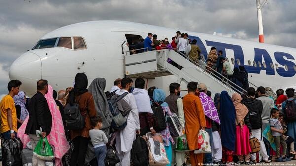 Deutschland bittet die Taliban um Zusammenarbeit bei der Abschiebung afghanischer Flüchtlinge