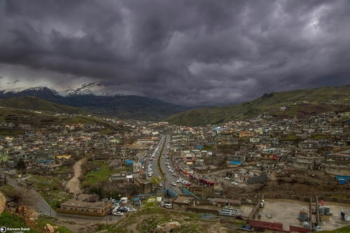 لە چۆمان هەورەبروسکە لە ئافرەتێکی تەمەن 50 ساڵانیدا