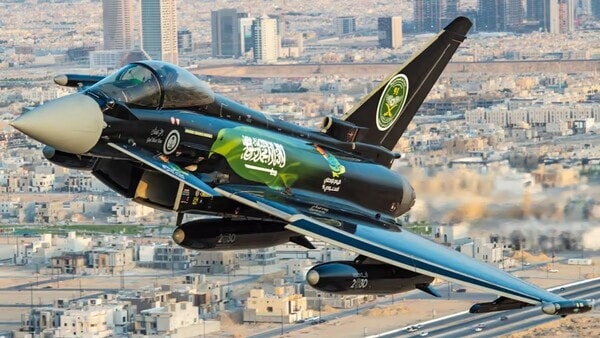 Saudi aircraft bombed an oil company facility and several areas in Yemen