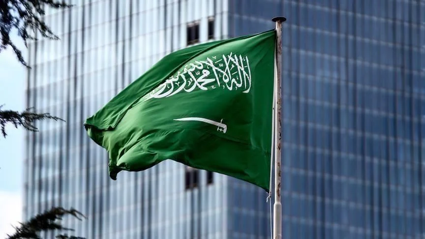 هاوپەیمانیی سعوودیە: مووشەکێکی بالیستیی حوسییەکان لە ئاسمانی ڕیاز تێکشکێندرا