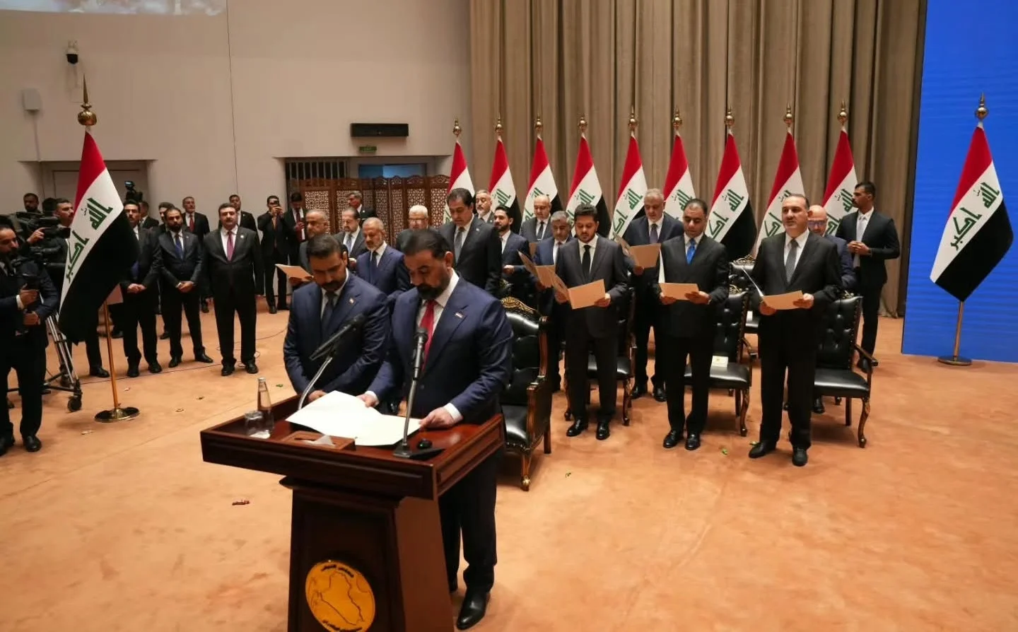 پەرلەمانی عێراق دەنگی بە جێگرانی سەرۆك وەزیران و وەزیرە نوێیەكانی حكوومەتی عێراقدا